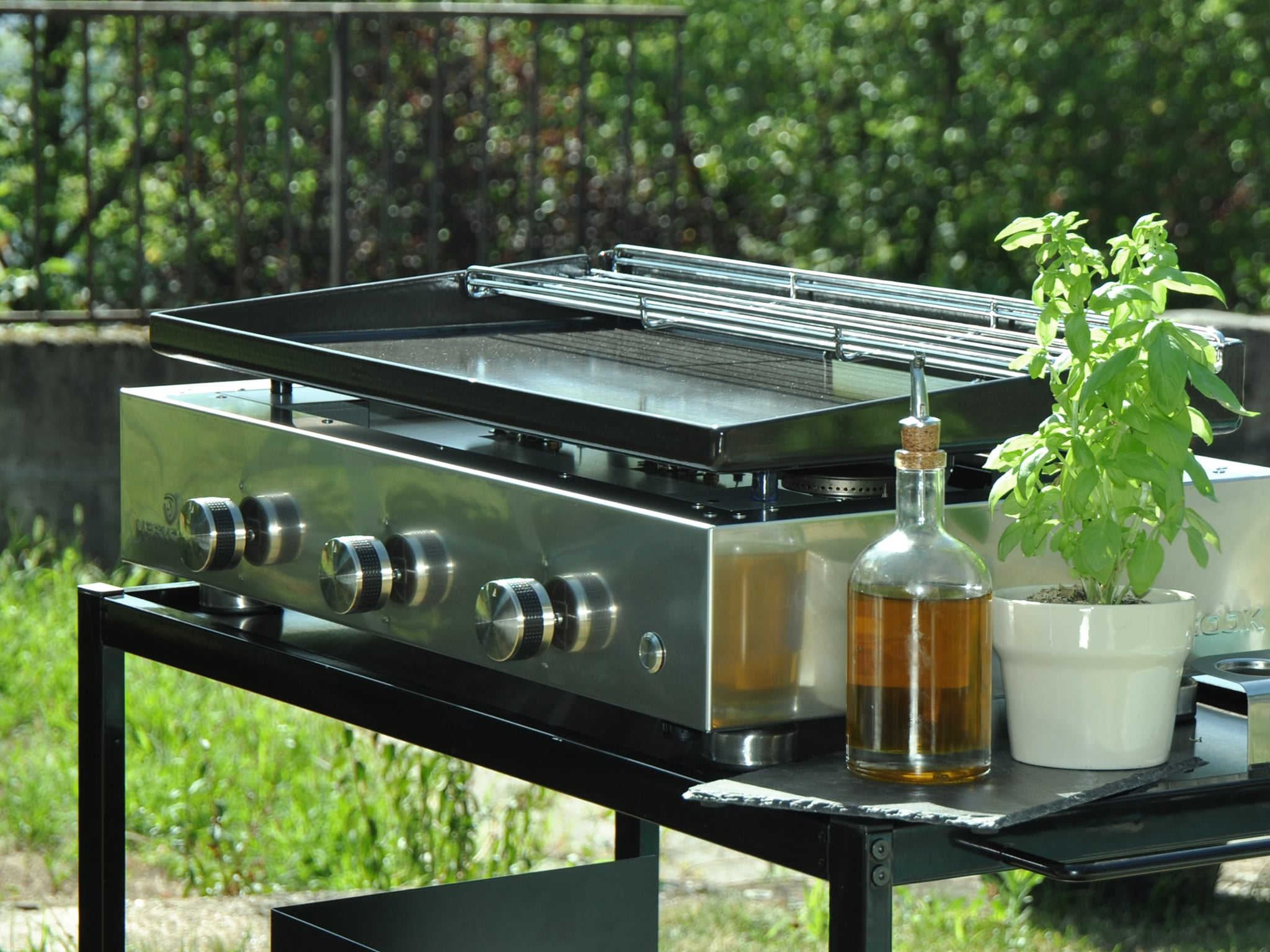 Gasgrill meets Plancha – so kombinierst du effizient